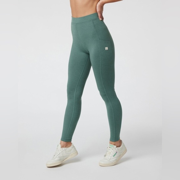 Vuori Women’s Granite Pocket Legging in Black Heather Size XS - Picture 4 of 5